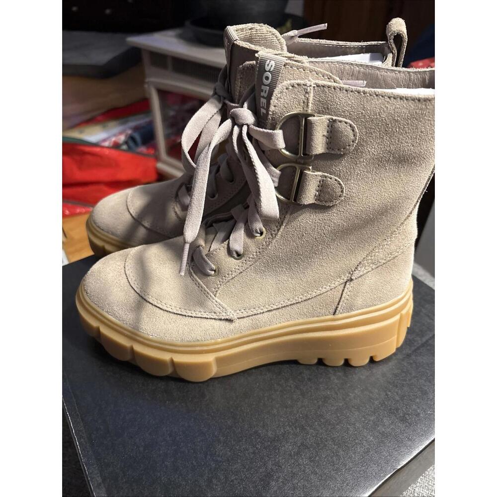 Sorel Woman's Size 8.5  Caribou X Leather Omega Open Lace Up  Boots NEW